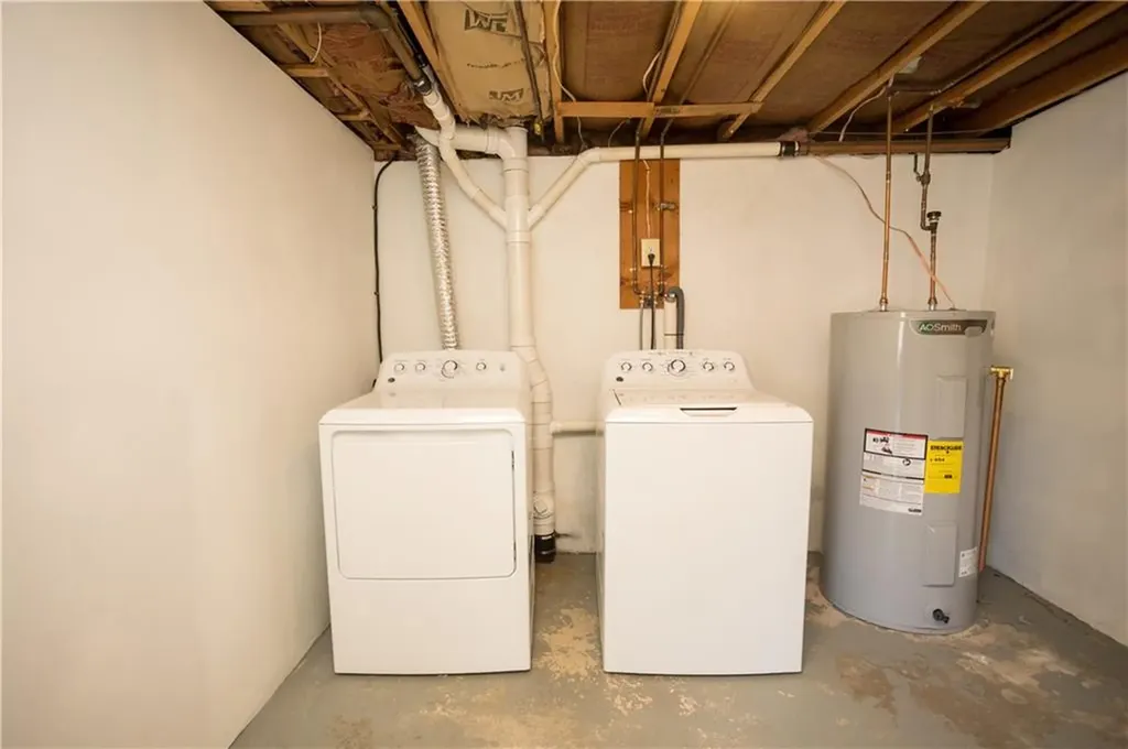 47 Birchwood Lane West Warwick RI 02893