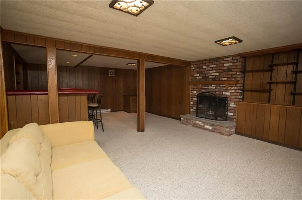 47 Birchwood Lane West Warwick RI 02893