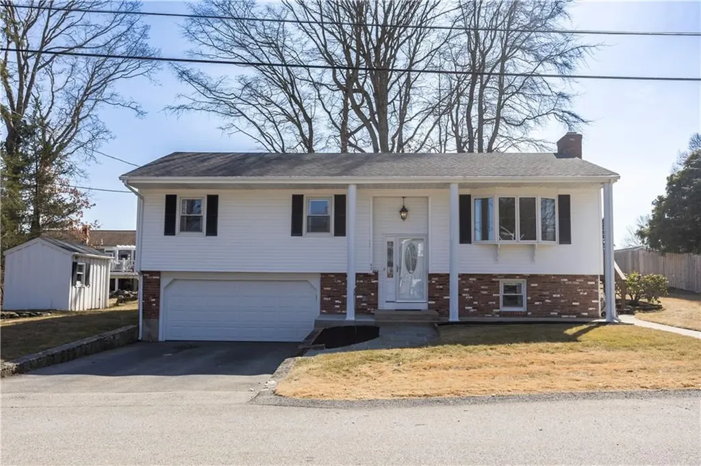 47 Birchwood Lane West Warwick RI 02893