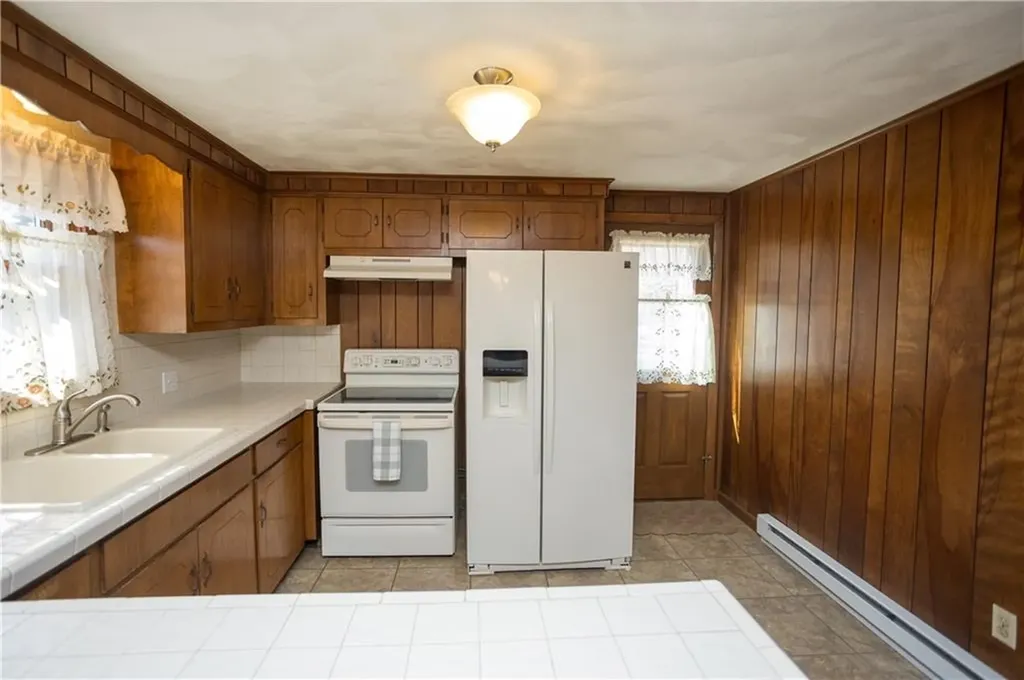 47 Birchwood Lane West Warwick RI 02893