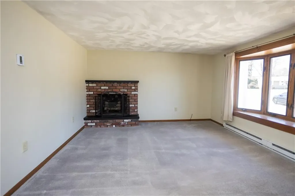 47 Birchwood Lane West Warwick RI 02893