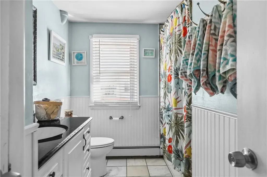 20 Blackmore Street Warwick RI 02818