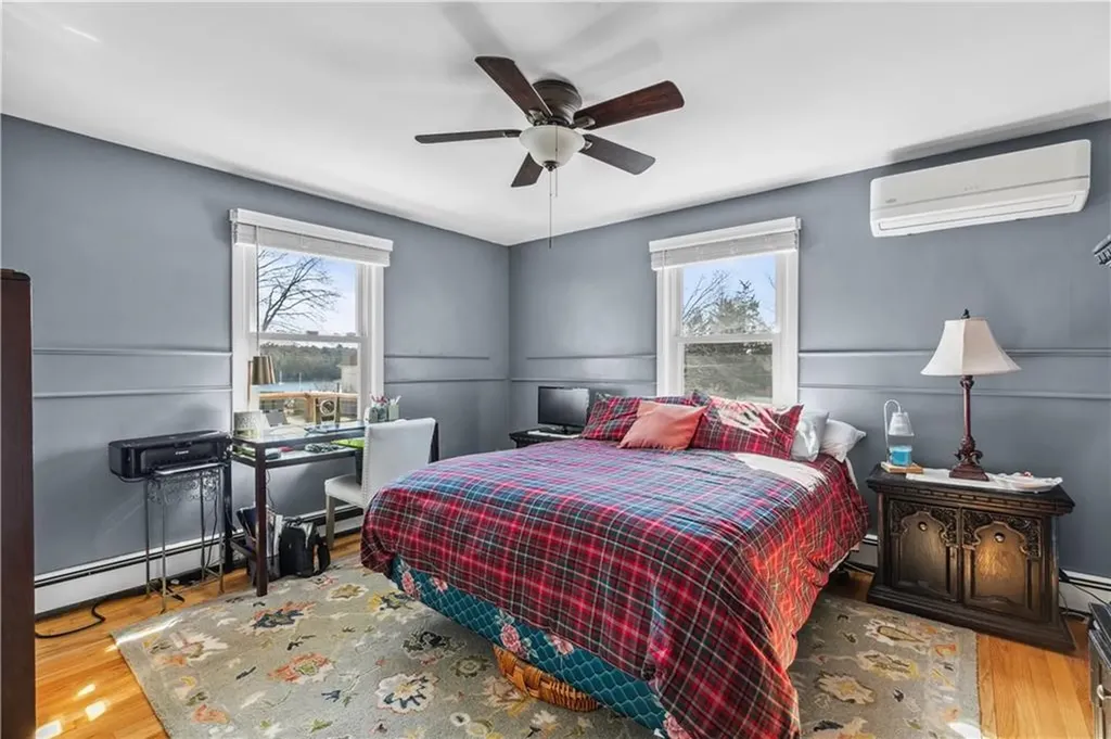 20 Blackmore Street Warwick RI 02818