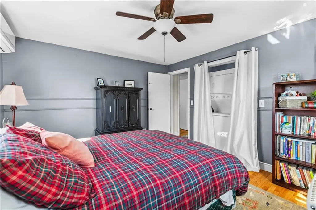 20 Blackmore Street Warwick RI 02818