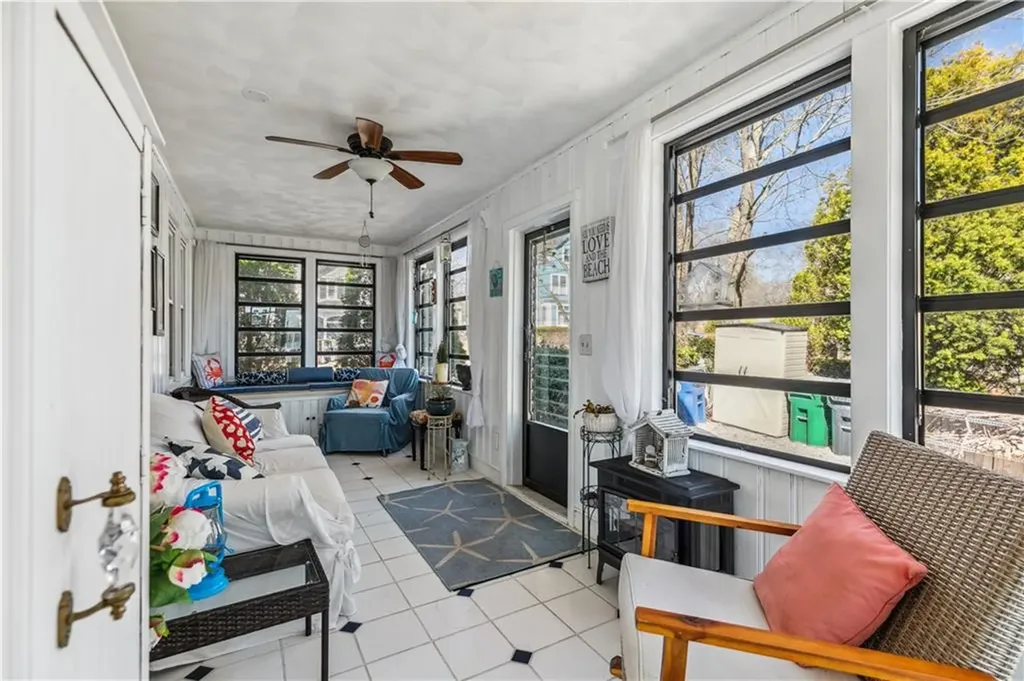 20 Blackmore Street Warwick RI 02818