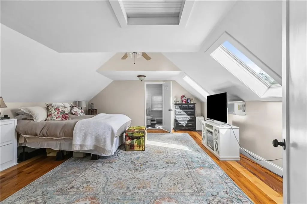 20 Blackmore Street Warwick RI 02818