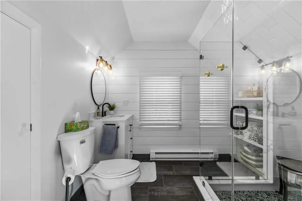 20 Blackmore Street Warwick RI 02818