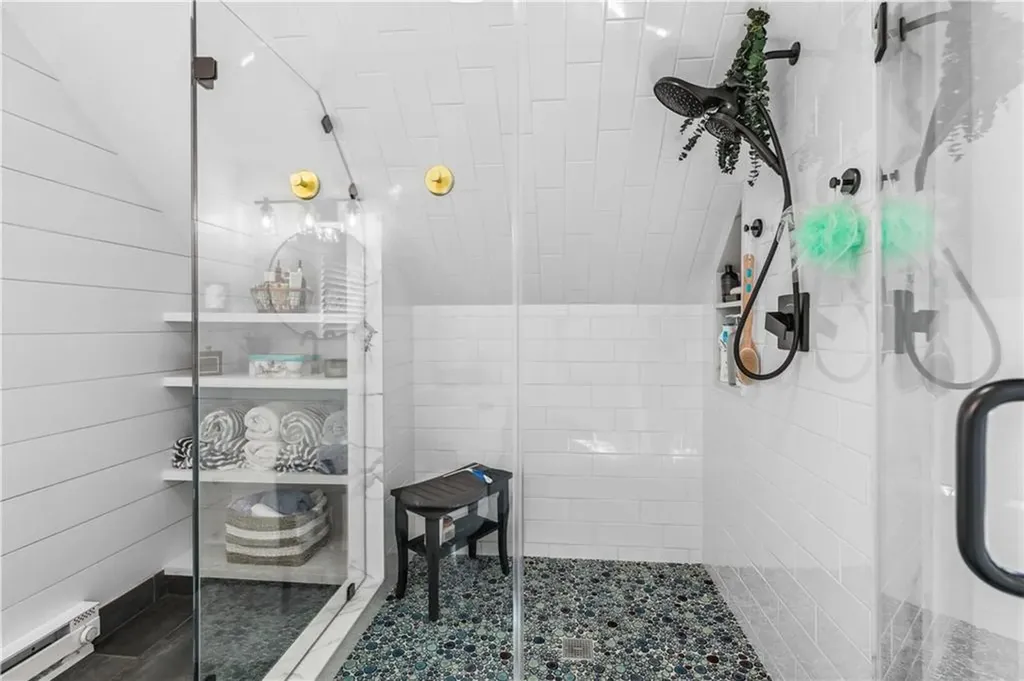 20 Blackmore Street Warwick RI 02818