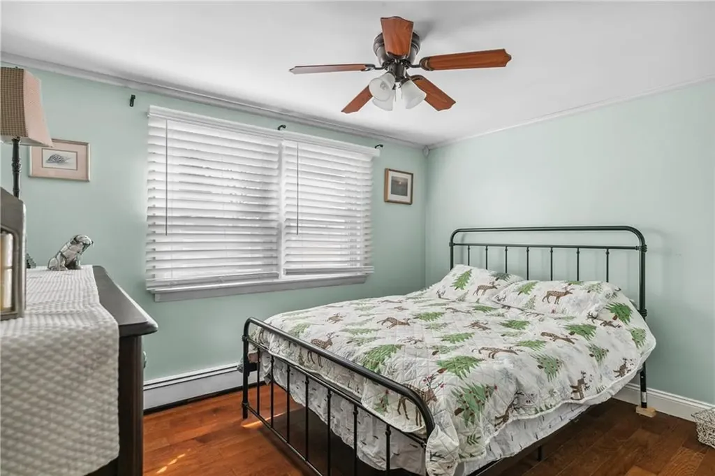 20 Blackmore Street Warwick RI 02818