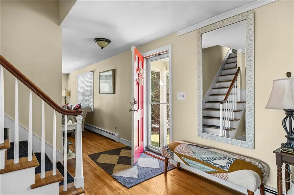 20 Blackmore Street Warwick RI 02818