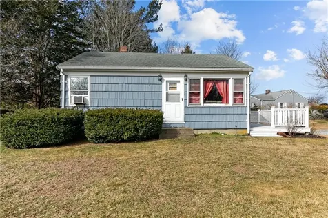 2014 E Main Road Portsmouth RI 02871