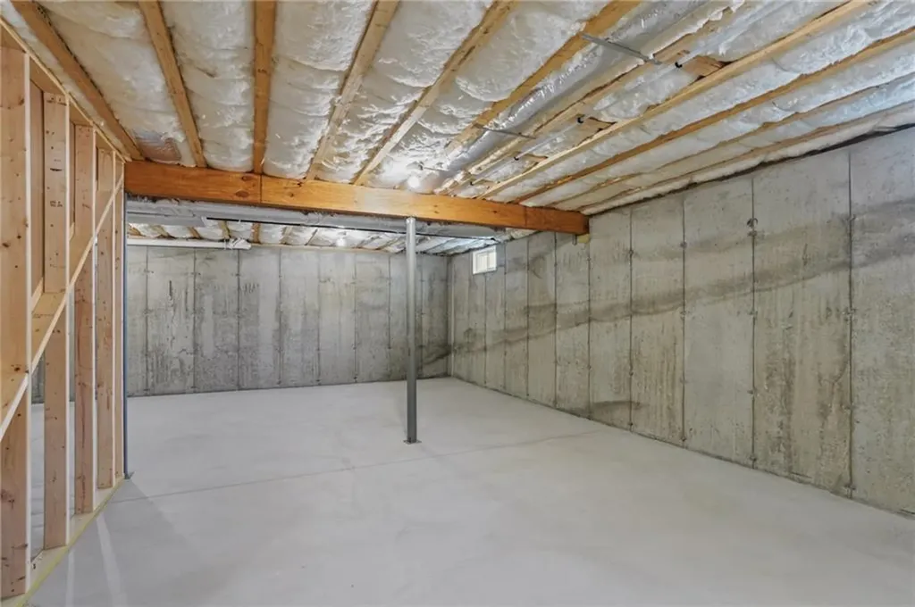 5 Red Maple Lane Warwick RI 02886