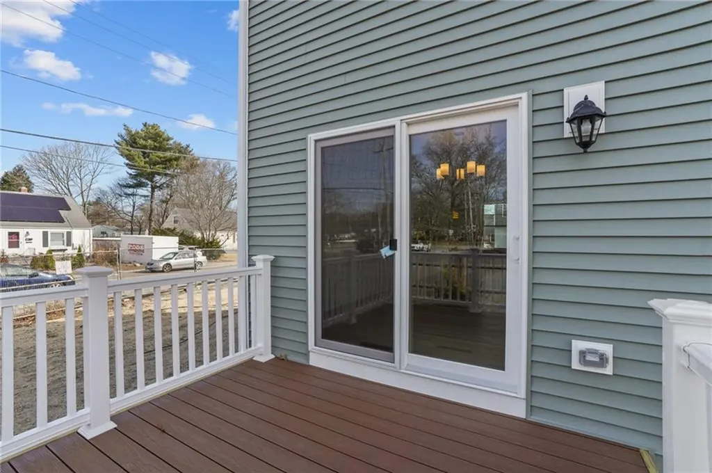 5 Red Maple Lane Warwick RI 02886