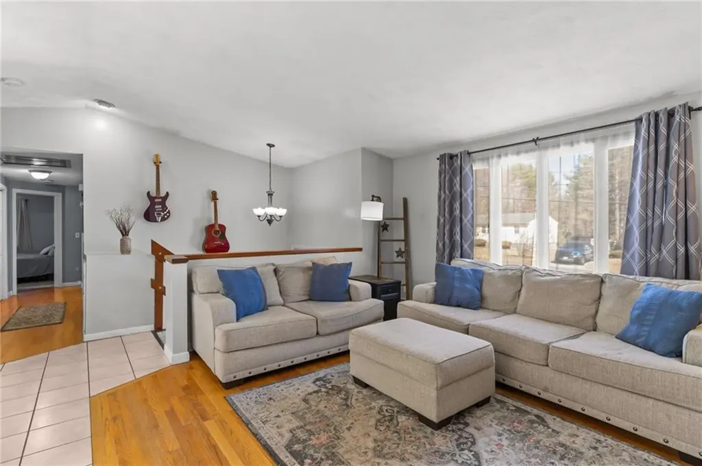 10 Thornton Avenue Smithfield RI 02917