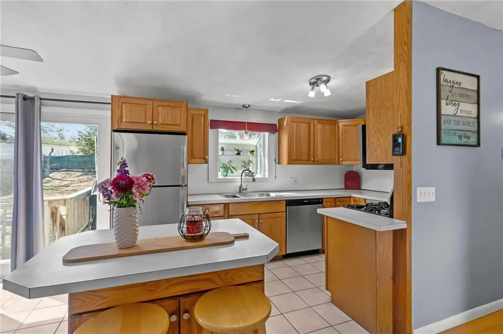 10 Thornton Avenue Smithfield RI 02917
