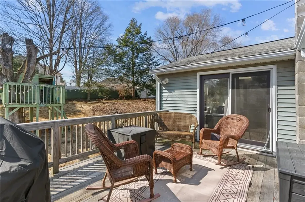 10 Thornton Avenue Smithfield RI 02917
