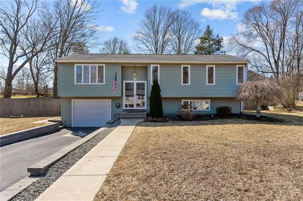 10 Thornton Avenue Smithfield RI 02917