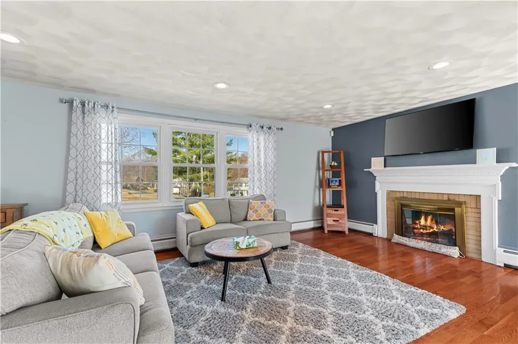 9 Iron Forge Road Lincoln RI 02865