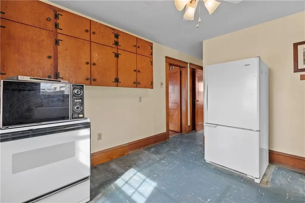 178 Middle Road Portsmouth RI 02871