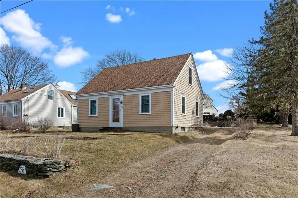 178 Middle Road Portsmouth RI 02871
