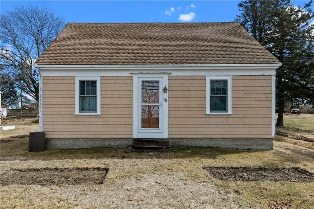 178 Middle Road Portsmouth RI 02871