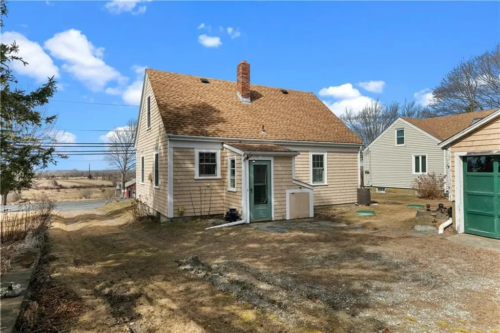 178 Middle Road Portsmouth RI 02871