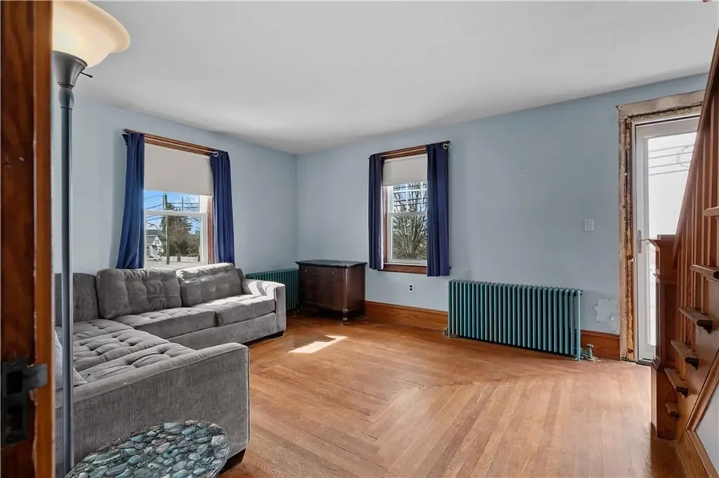 178 Middle Road Portsmouth RI 02871