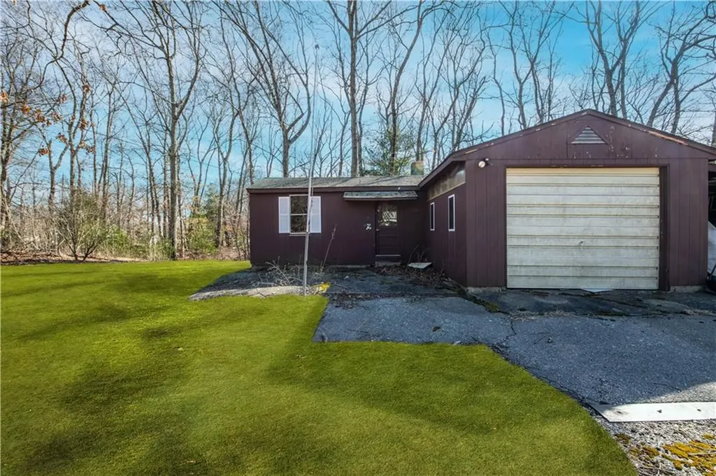 198 Knotty Oak Road Coventry RI 02816