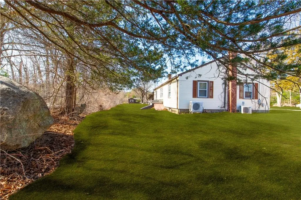 198 Knotty Oak Road Coventry RI 02816
