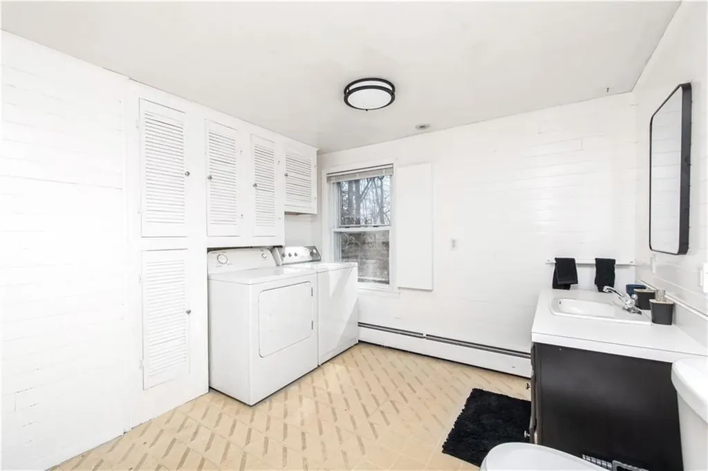 198 Knotty Oak Road Coventry RI 02816