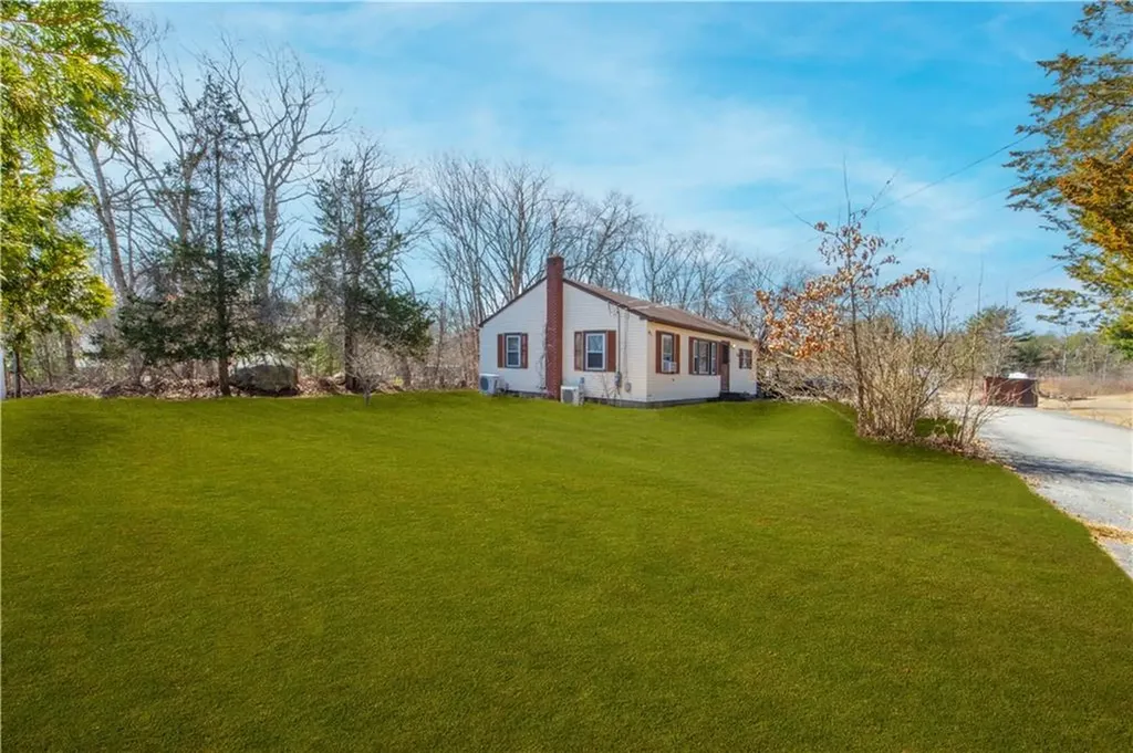 198 Knotty Oak Road Coventry RI 02816