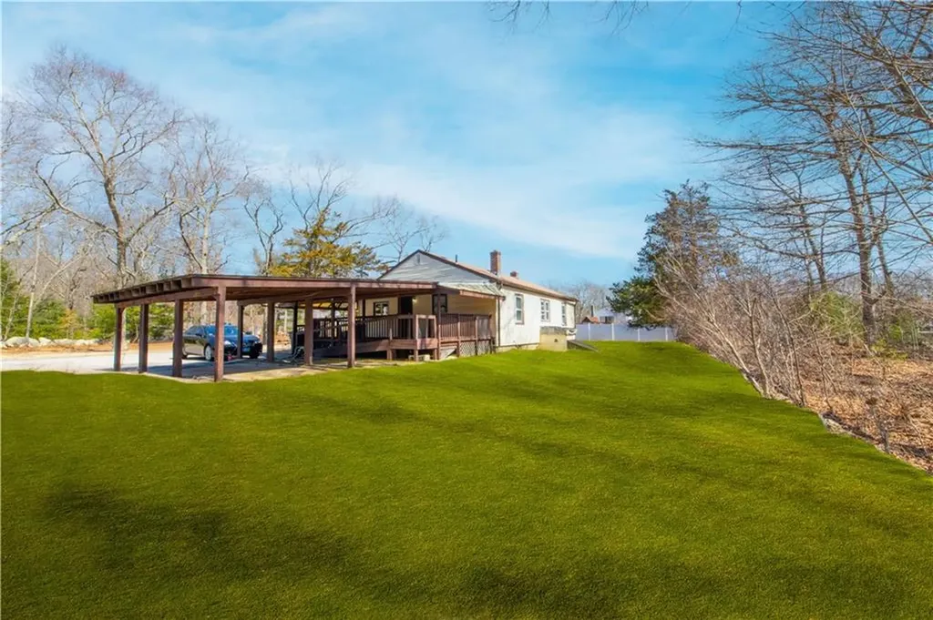 198 Knotty Oak Road Coventry RI 02816
