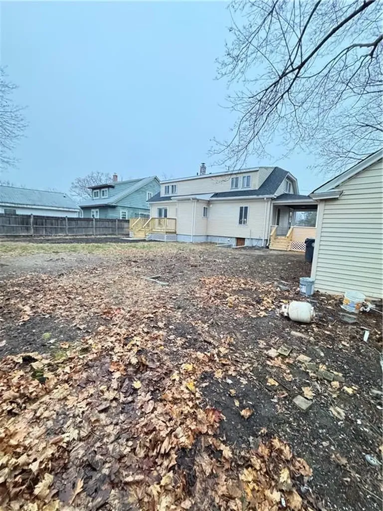 17 Willard Street Warwick RI 02889