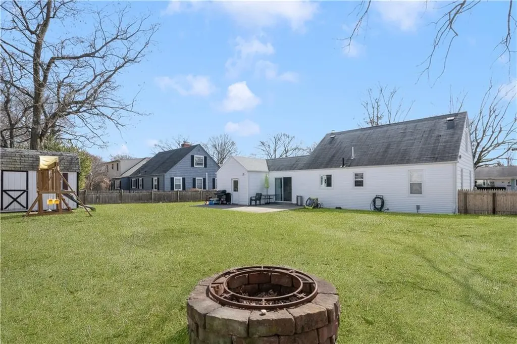 35 Vancouver Avenue Warwick RI 02886