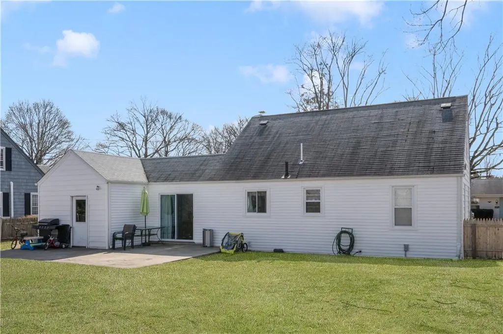 35 Vancouver Avenue Warwick RI 02886