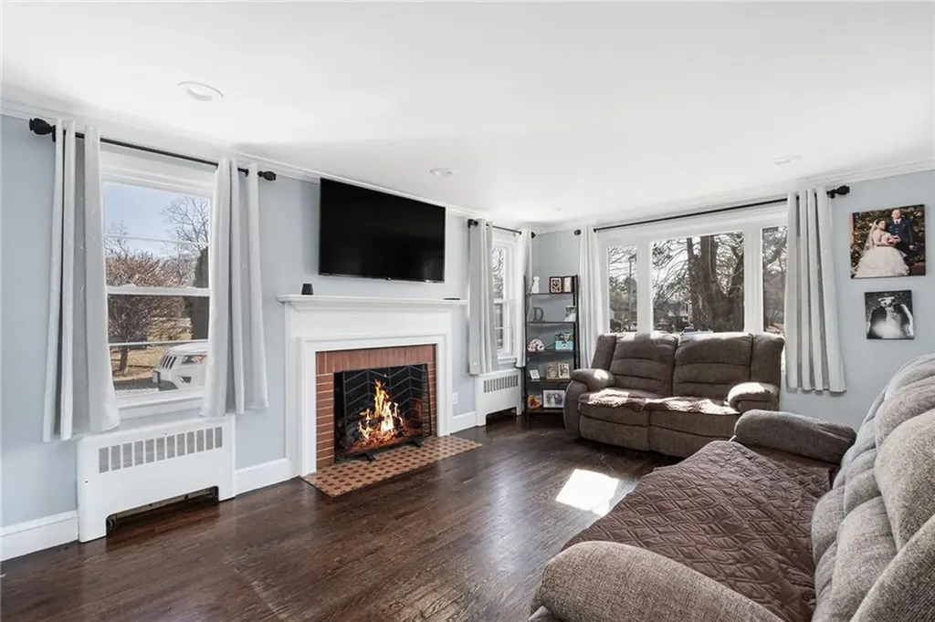 35 Vancouver Avenue Warwick RI 02886