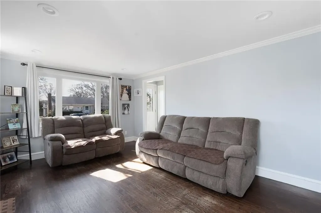 35 Vancouver Avenue Warwick RI 02886