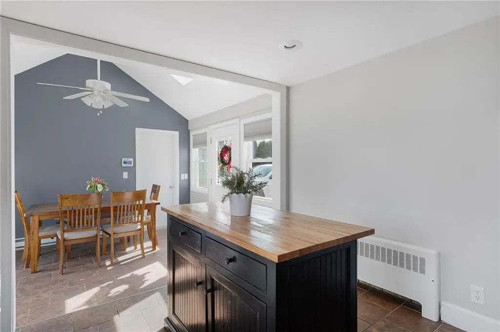 35 Vancouver Avenue Warwick RI 02886