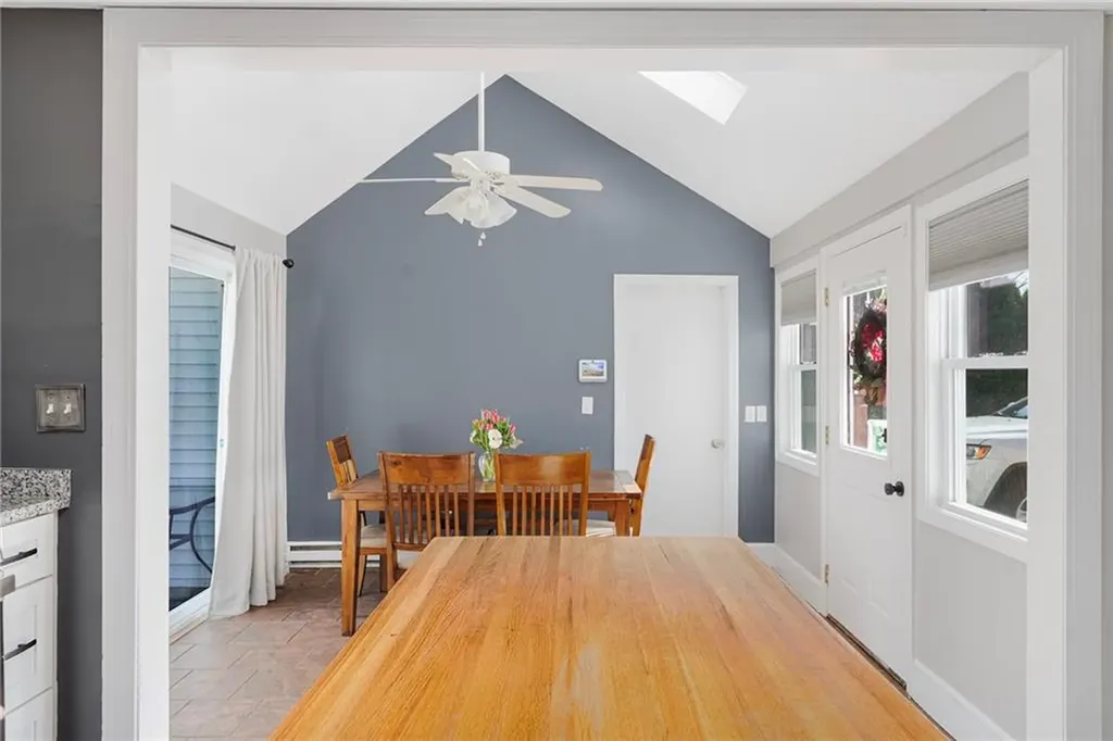 35 Vancouver Avenue Warwick RI 02886