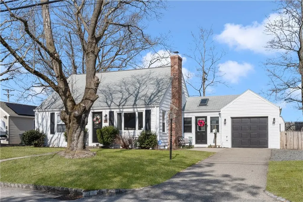 35 Vancouver Avenue Warwick RI 02886