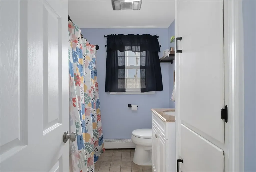 35 Vancouver Avenue Warwick RI 02886