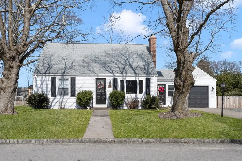 35 Vancouver Avenue Warwick RI 02886