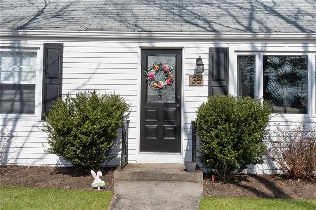 35 Vancouver Avenue Warwick RI 02886