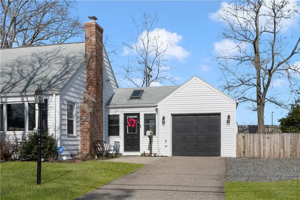 35 Vancouver Avenue Warwick RI 02886
