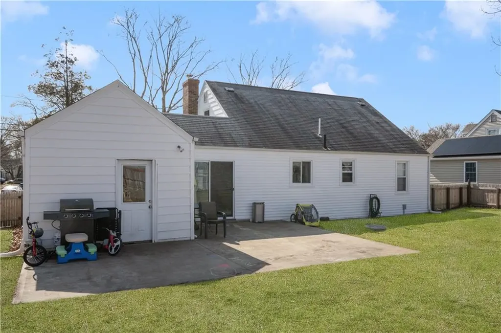 35 Vancouver Avenue Warwick RI 02886