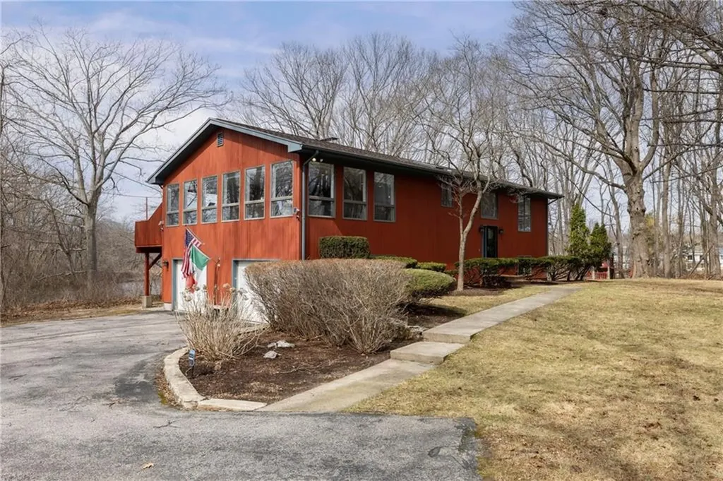 33 Oak Street North Providence RI 02911