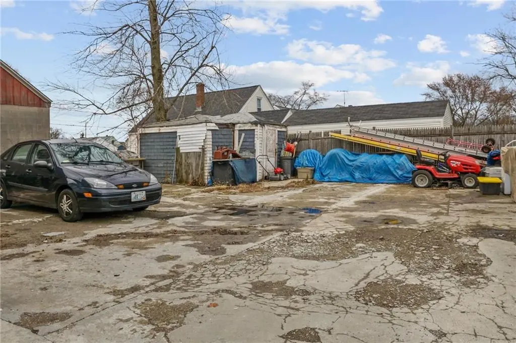 40 Ashburne Street Pawtucket RI 02861