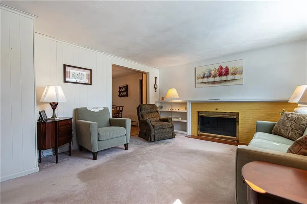 52 Northampton Street Warwick RI 02888