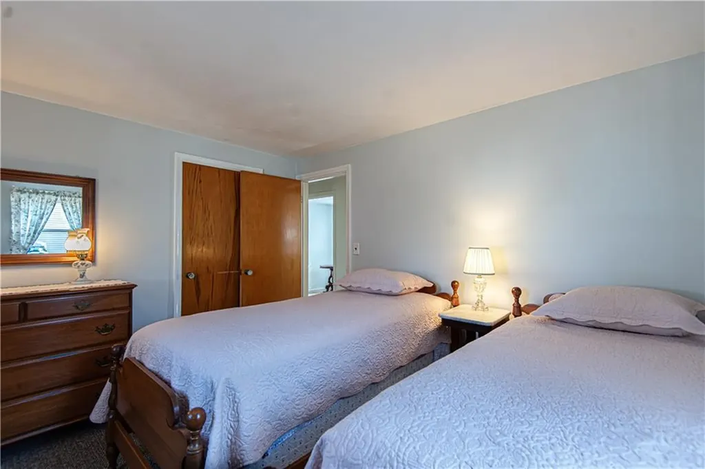 52 Northampton Street Warwick RI 02888