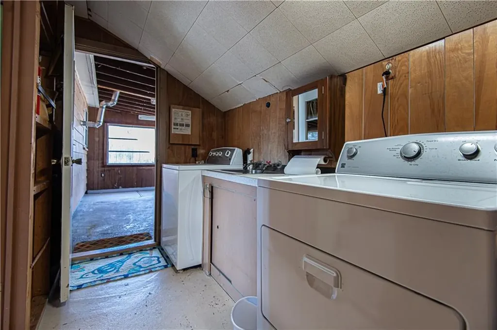 52 Northampton Street Warwick RI 02888